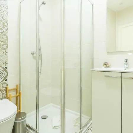 Fantastic With River View Daire